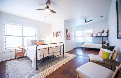 Newly Updated Cozy 1927 Uptown Tudor 4 min to Magnolia - Photo 8