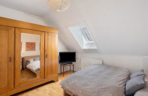 Schöne Dachgeschoss Wohnung - Foto 23