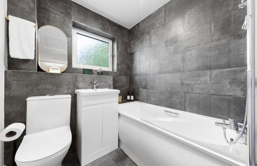 2BR Flat, Free Parking, Close to Airport & Centre - Foto 42