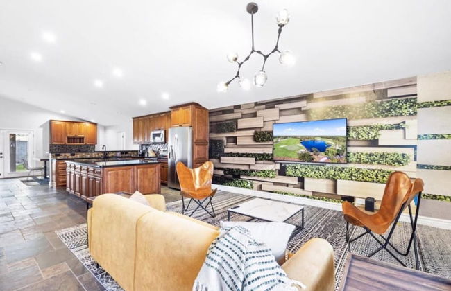 The Scott With Heated Pool by Homeslice Stays - Foto 12