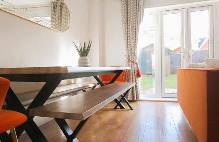 Kings Reach Slough nr Legoland and Ascot Stylish Homely House Sleeps Eight - Foto 9