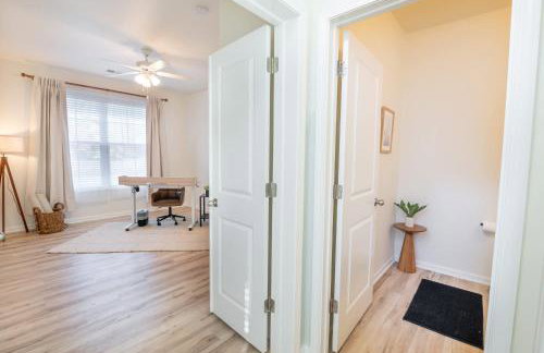 Coastal Retreat & Water Views - Minutes to CHS - Foto 36