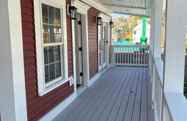 The Treehouse at 11 Gables - Center of Ludlow Village near Shopping and Restaurants - Foto 6