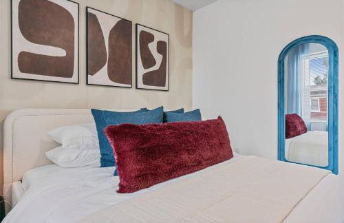 Abstract Haven | Stylish 1BR by Tower Grove - Photo 15