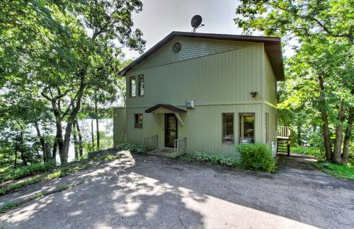 Waupaca Lakefront Home with Pool Table and Dock! - Foto 23
