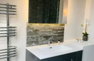 Penthouse Suite, Sea View, Close to Shops, Beach and Train - Foto 29