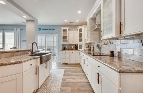 Private Beach and Deck Bayfront Home in Hayes! - Foto 9