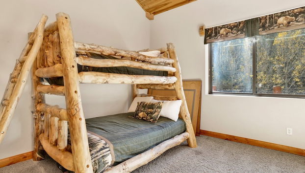 Wolf Creek Castle at Bear Mountain~ Hot Tub~ Games - Foto 5, Habitación