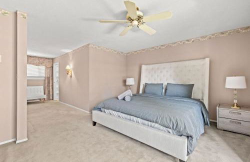 Airy Large Backyard Oasis Perfect Family Getaway - Foto 42