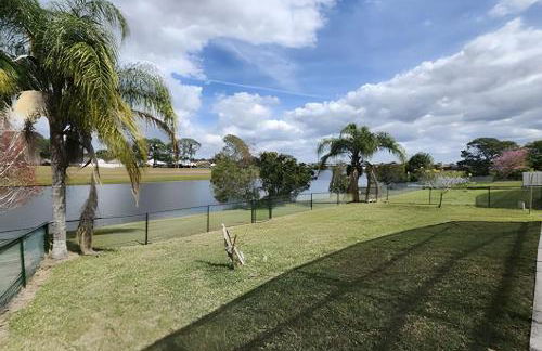 Lakeside Pool Home, Games close to Disney & Malls - Foto 25