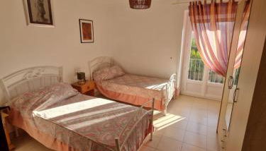 Appartement au premier étage dans maison de charme avec grand jardin au RDC - Foto 4