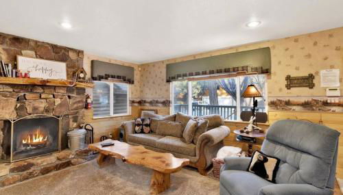 Big Bear Happy Place~ Hot Tub~ Games~ Walk to Village~ - Foto 2