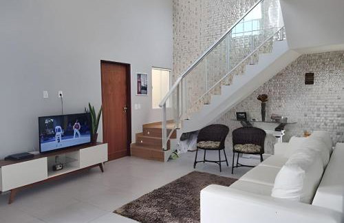 Casa c Piscina, Churrasqueira e Ótima localização - Foto 8