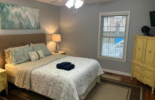 Under the Oaks, A Downtown Hidden Gem - Foto 3