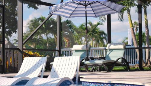 VacationSunwind Delray home! Water Front Pool Dock near Beach - Photo 2