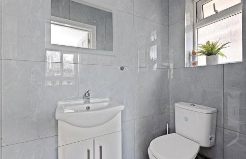 Apartment - Sleeps 5 & Free Parking - Photo 32