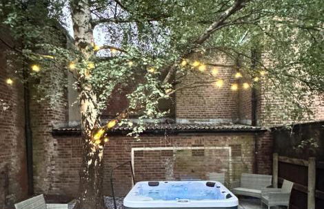 The Secret Garden Retreat With Hot Tub - Foto 1