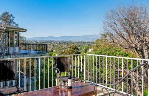 Quiet Home with Spectacular Scenic Mountain Views near Universal Studios Hollywood - Photo 26