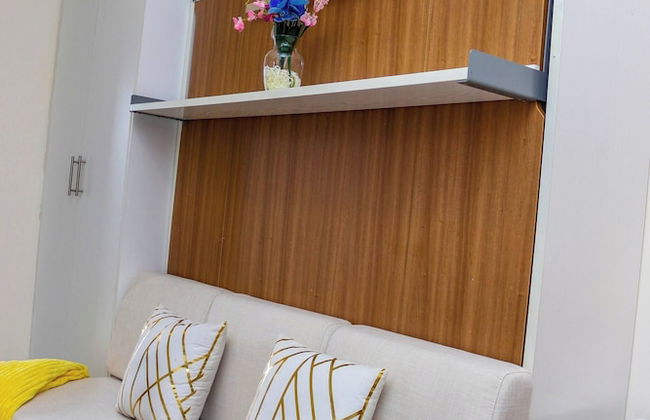 Lux Studio Jkia Airport View Suite - Photo 9