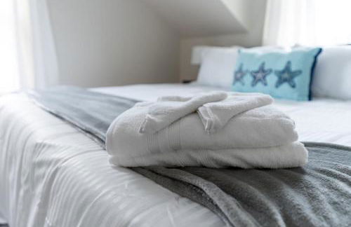 Seaside Serenity Steps to Beach Deck & Porch - Foto 78