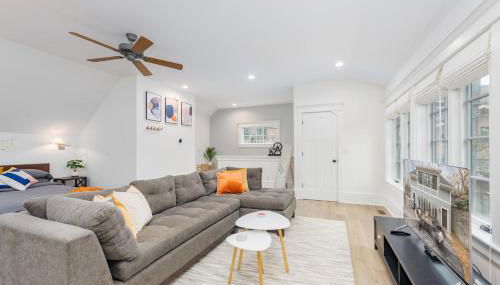 Modern Tudor Style Carriage House - Patio & grill - Foto 2