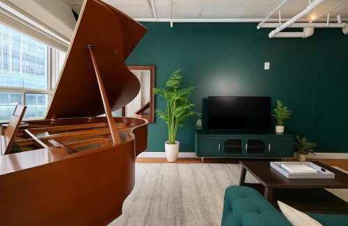 Moss & Oak - King Bed - Grand Piano - TOP FLOOR - Foto 24