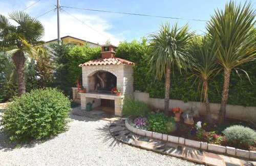 Lovable Apartment, Pool With Deckchairs, Fenced Garden With Grill, Wifi and Airco - Foto 46