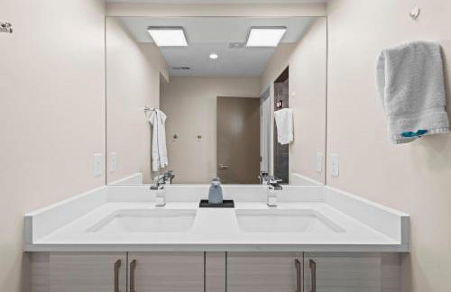 Modern Townhome for long stays Near Sloans Lake - Foto 23