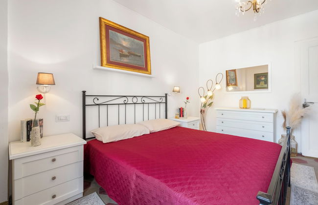 Lucca Old Town Apartment - Photo 9