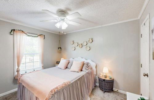 Renovated Retreat with Private Pool and Hot Tub - Photo 17