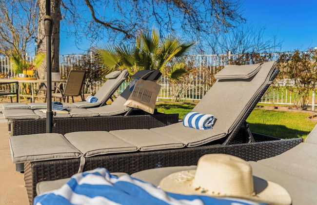 Victorian Manor In Paso Robles Wine Country + Pool, Hot Tub, Firepit, Tennis Court Sleeps 28 - Photo 23