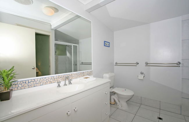 Coral Beach Noosa Resort - Photo 29