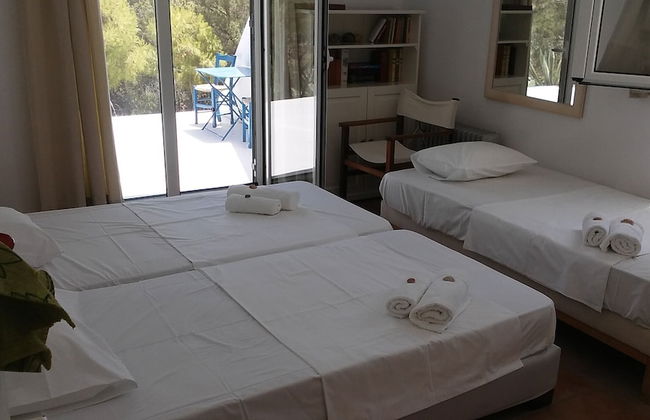 Villa With Private Beach - Photo 9