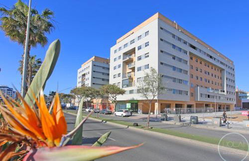 Ático con terraza y vistas, parking gratuito - Foto 2