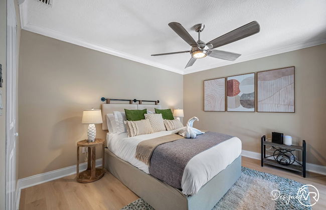 8BR Villa with Heated Pool Near Beach - Foto 23