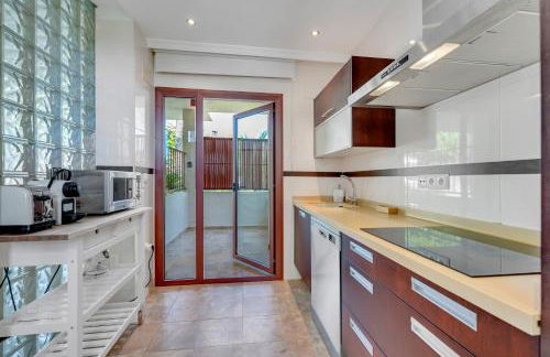 Villa Serena Marbella - Luxury villa with pool & sea views - Photo 13