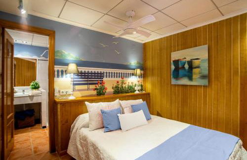 10 Bedroom 5 Star Luxury Villa & Heated Pool for 5 to 28 Guests near Alicante - Foto 32