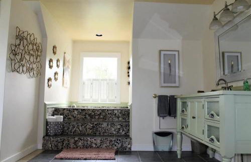 Pine and Sea Beach Retreat - Photo 32