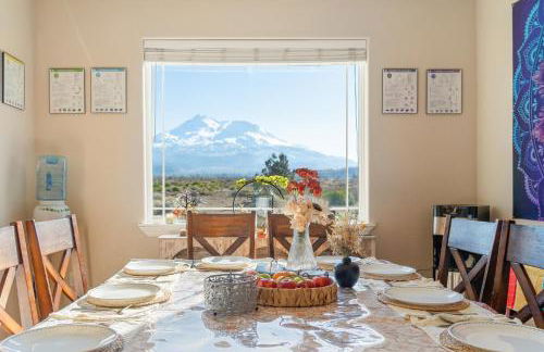 Luxury Shasta Vista Retreat & Basecamp - Sauna & Jacuzzi - Foto 18