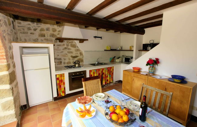 Holiday House Overlooking Lake Near Tuscany - Photo 23