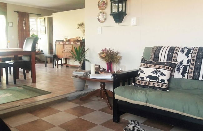 "room in B&B - Room for 6 - Amarachi Guesthouse in Swakopmund Namibia Near Beach and Malls!" - Photo 8