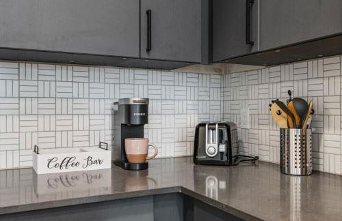 2BR and 2BA Near Events, Dining, and TRAX - Foto 26