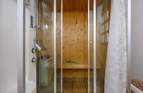 Villa Lipa for 8 persons near Pula with 41 m2 heated pool, beautiful garden, sauna & kids playground - Foto 24