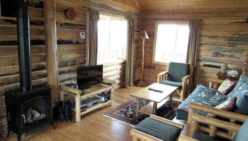 Scenic Vacation Cabin with 360° Mountain Views near Yellowstone National Park in Madison River Valley, Montana - Foto 3