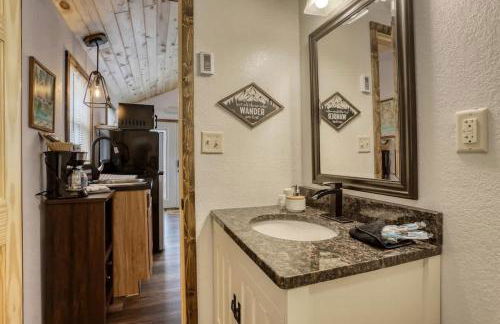 Cozy Creekside Retreat - Foto 14