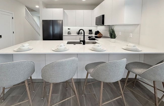 Upstay - Modern Home w Pool in New Development - Foto 10