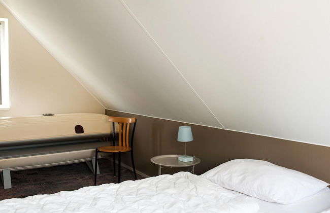 House With Sauna, Outdoor spa and Pedal Boat in Vlagtwedde - Photo 5