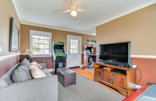 Lakefront Cayuga Retreat with Private Deck and Hot Tub - Foto 5