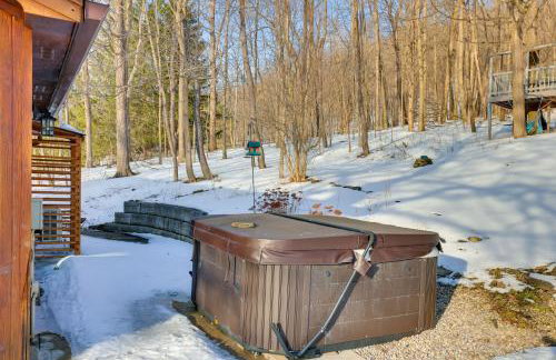 5 Mi to Slopes! Group Ski House with Game Room - Foto 5