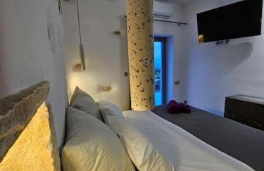 Drios Hillhouse - Photo 29